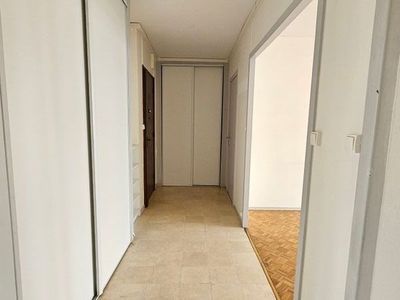 T3 – Part-Dieu, proche Hall Bocuse - Lyon 6 - 5ème Etage – Balcon — miniature 7