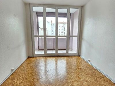 T3 – Part-Dieu, proche Hall Bocuse - Lyon 6 - 5ème Etage – Balcon — miniature 13