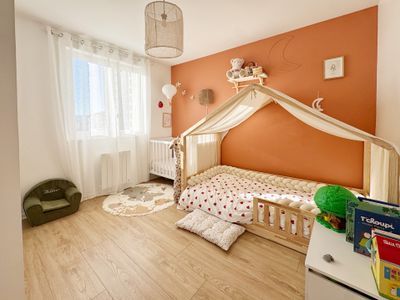 T3 entièrement rénové – 64 m² – Balcon & cave — miniature 4