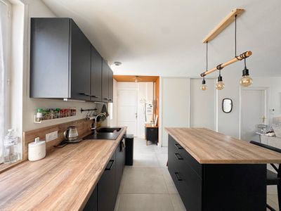 T3 entièrement rénové – 64 m² – Balcon & cave — miniature 7