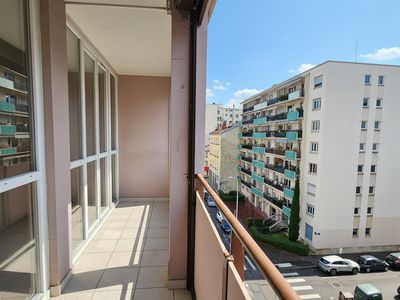 T3 – Part-Dieu, proche Hall Bocuse - Lyon 6 - 5ème Etage – Balcon — miniature 4