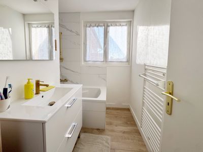 T3 entièrement rénové – 64 m² – Balcon & cave — miniature 13